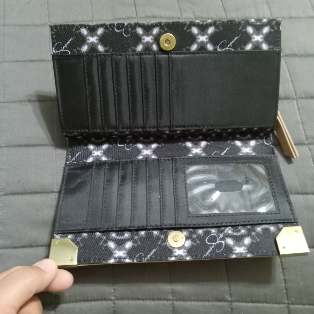 Wallet - Picture 2 of 3